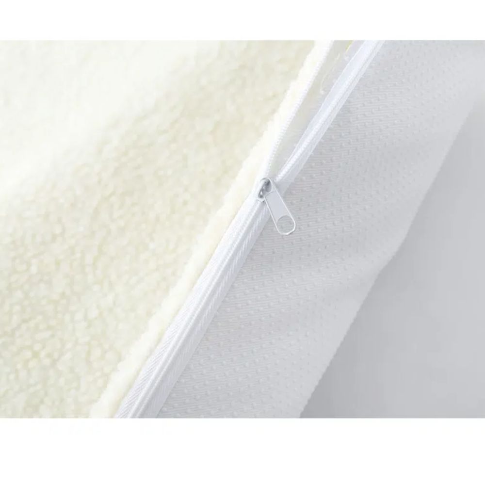 Close-up of Yellow Pandora self warming pet mat with soft fleece fabric and zipper detail